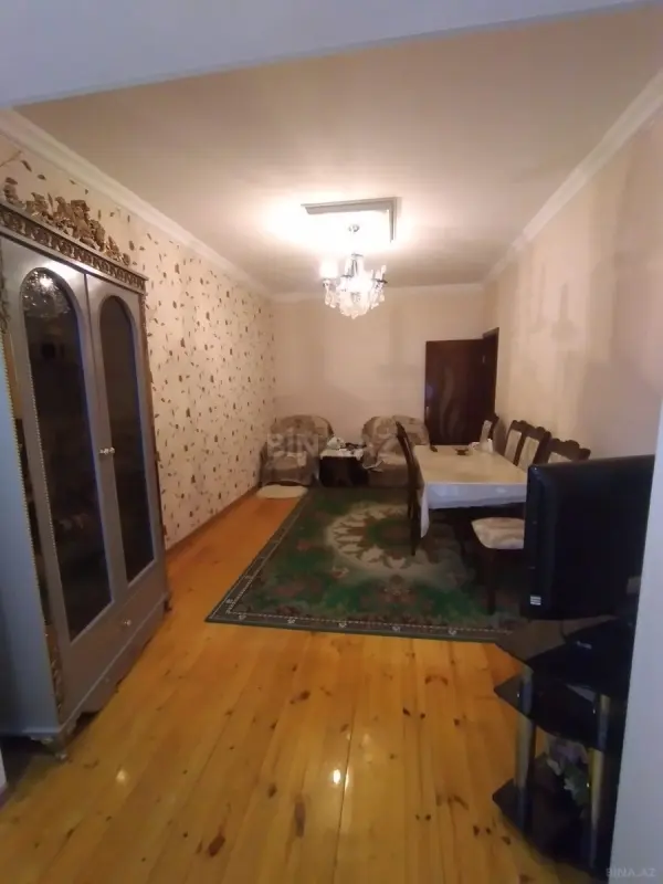 Satılır 5 otaqlı mənzil 125 m²