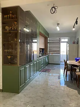 Satılır 3 otaqlı mənzil 131 m² — Bakı, Memar Əcəmi yanı 3 otaq 131.00 m²