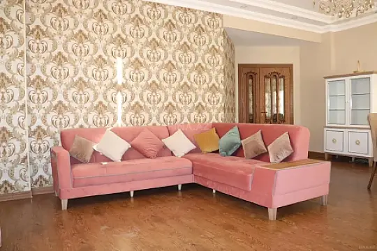 Kirayə verilir 3 otaqlı mənzil 150 m² — Bakı 3 otaq 150.00 m²
