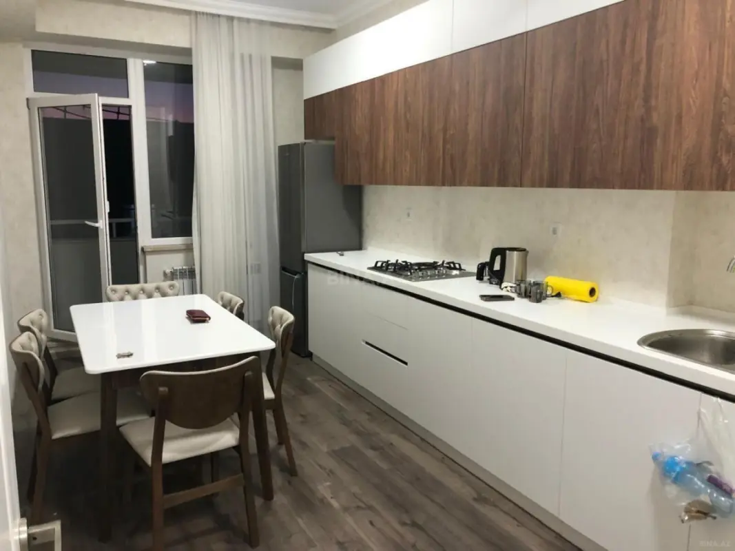 Kirayə verilir 4 otaqlı mənzil 110 m²