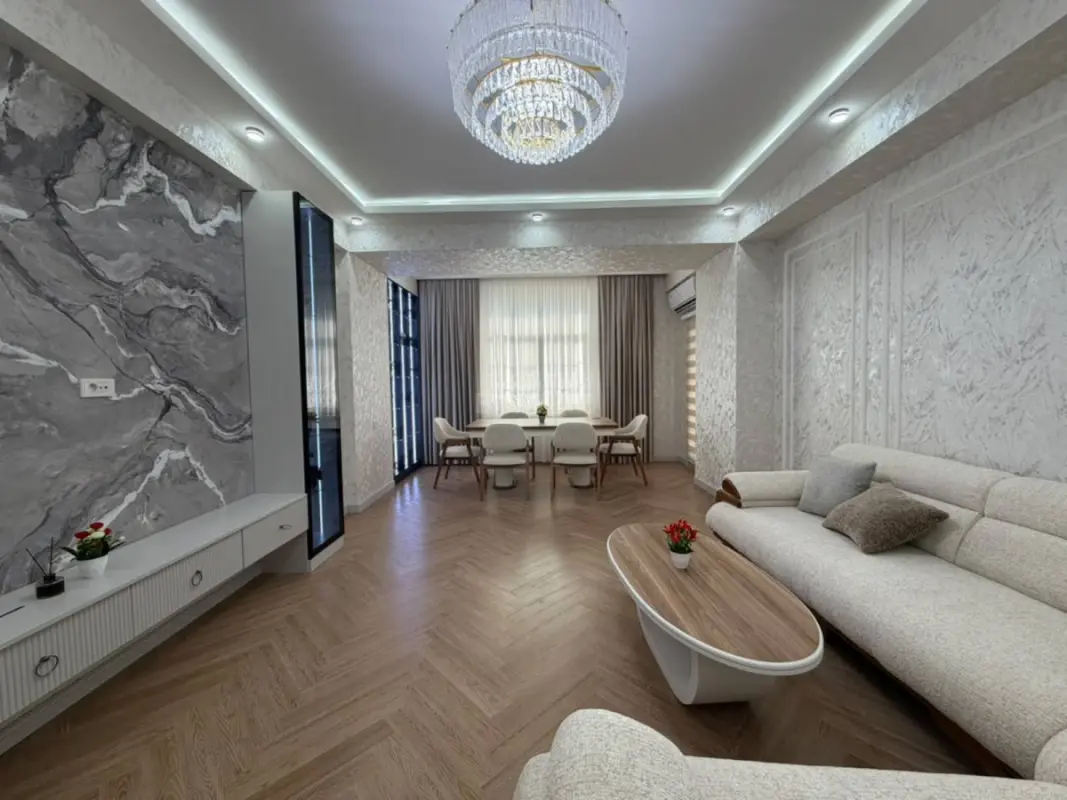 Satılır 2 otaqlı mənzil 110 m²
