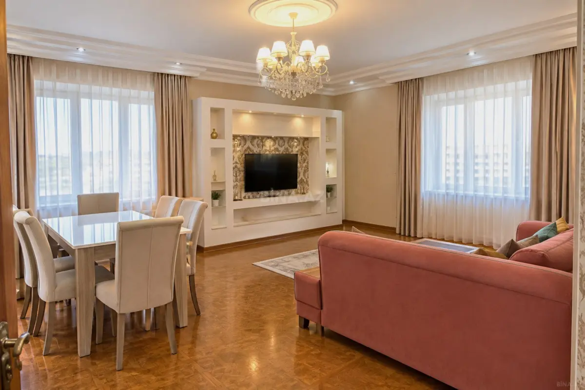 Kirayə verilir 3 otaqlı mənzil 147 m²