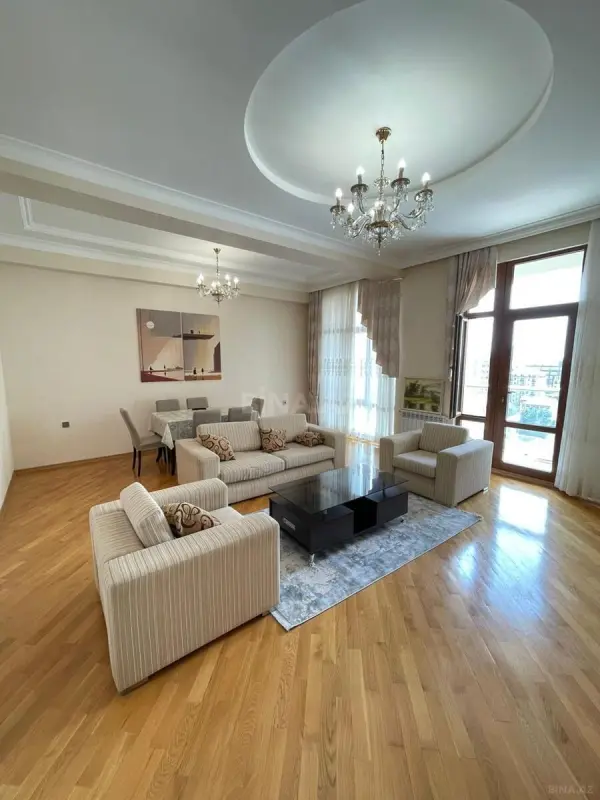Kirayə verilir 3 otaqlı mənzil 130 m²