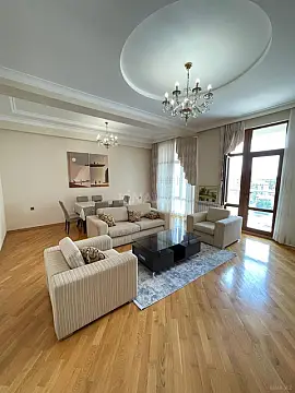 Kirayə verilir 3 otaqlı mənzil 130 m² — Bakı, Nəsimi 3 otaq 130.00 m²