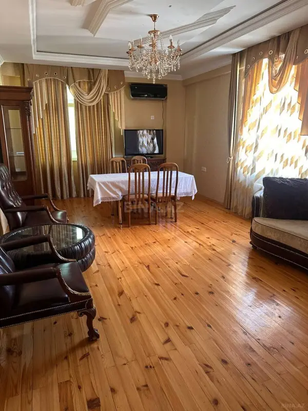 Satılır 3 otaqlı mənzil 130 m²
