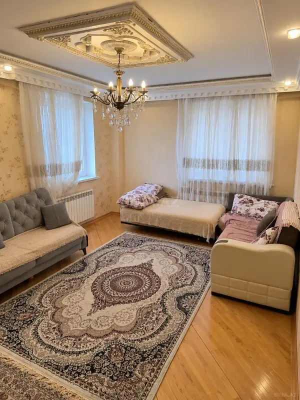 Satılır 3 otaqlı mənzil 130 m²