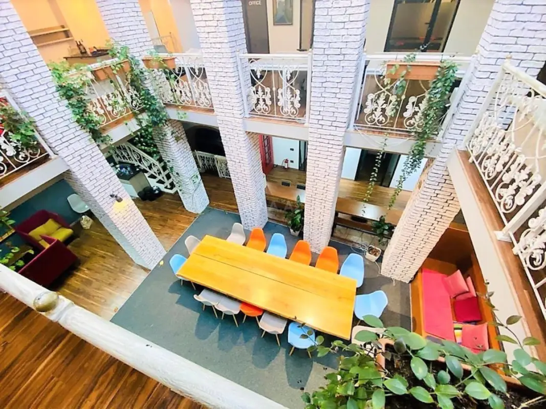 Kirayə verilir obyekt 870 m²