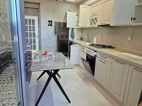 Kirayə verilir 2 otaqlı mənzil 96 m² — Bakı, Nərimanov 2 otaq 96.00 m²