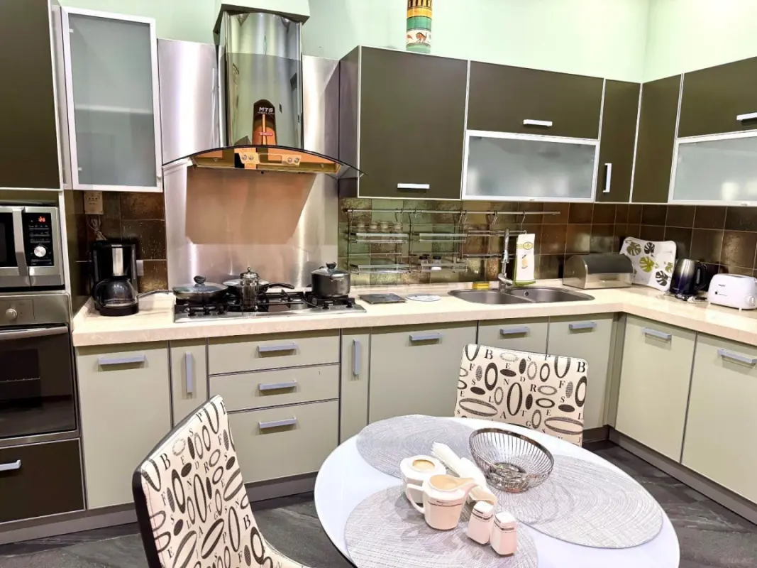 Kirayə verilir 3 otaqlı mənzil 130 m²