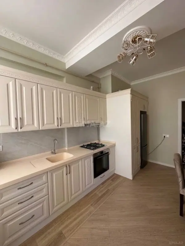 Satılır 2 otaqlı mənzil 84 m²