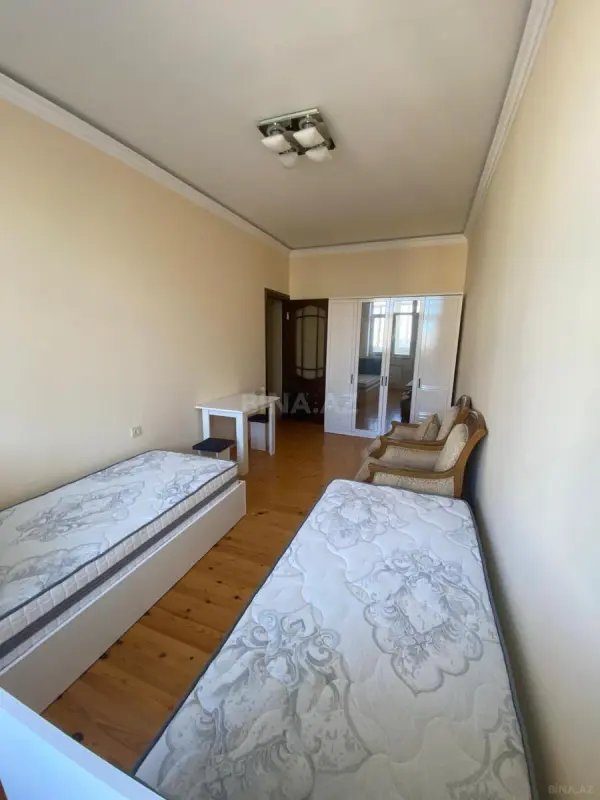 Kirayə verilir 2 otaqlı mənzil 85 m²