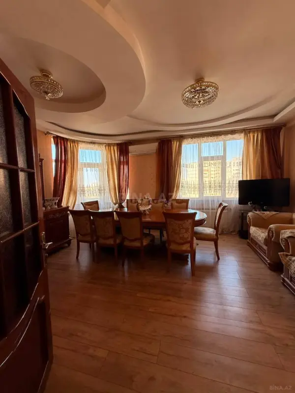 Satılır 4 otaqlı mənzil 144 m²