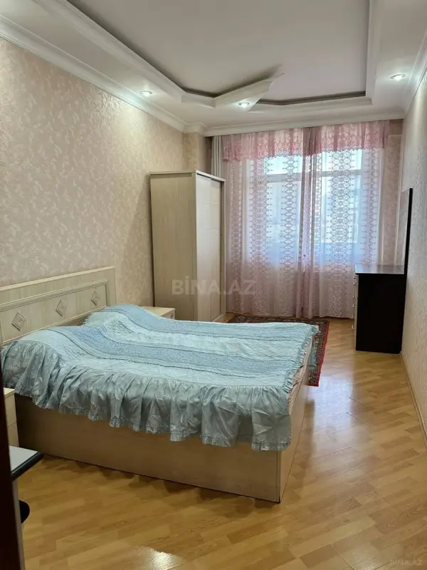 Kirayə verilir 3 otaqlı mənzil 133 m²