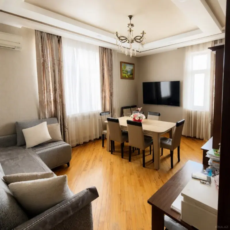 Satılır 4 otaqlı mənzil 105 m²