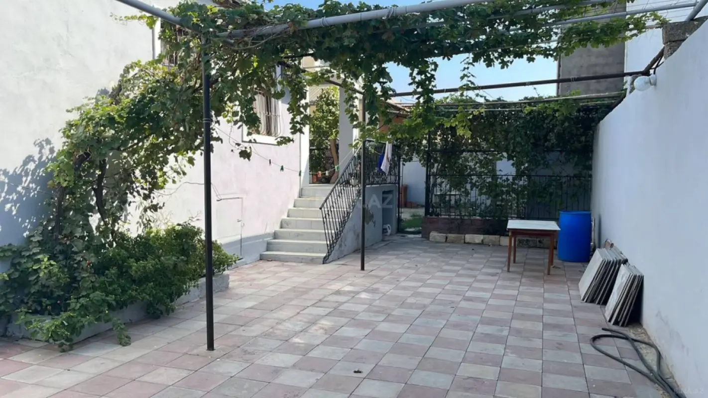 Satılır 4 otaqlı həyət evi 133 m²