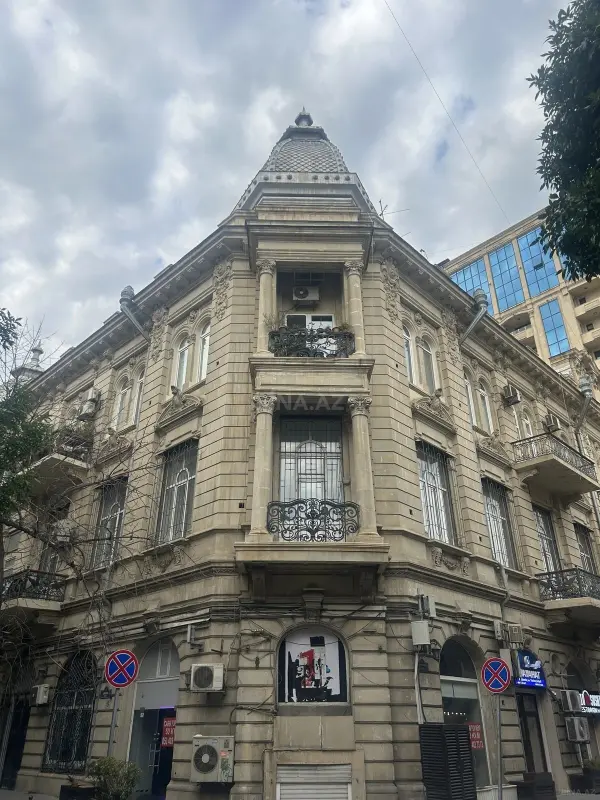 Kirayə verilir 5 otaqlı mənzil 300 m²