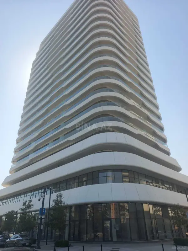 Satılır 3 otaqlı mənzil 190 m²
