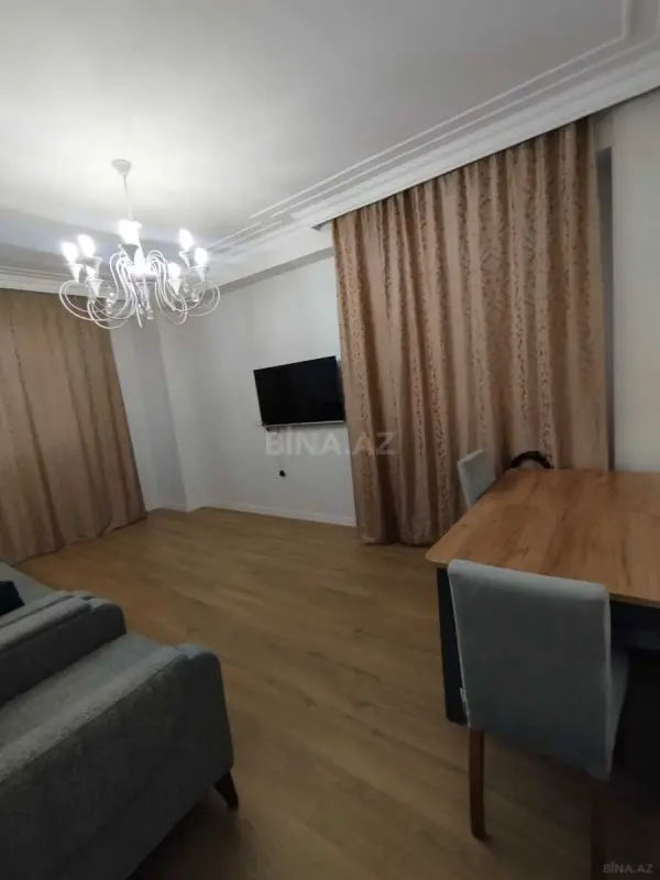 Kirayə verilir 2 otaqlı mənzil 80 m²