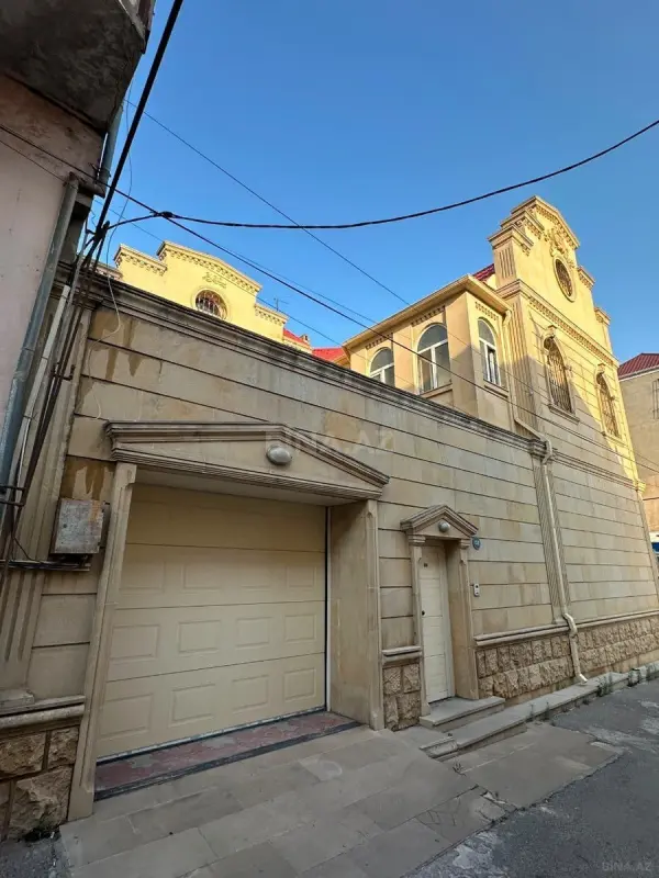 Satılır 6 otaqlı həyət evi 360 m²