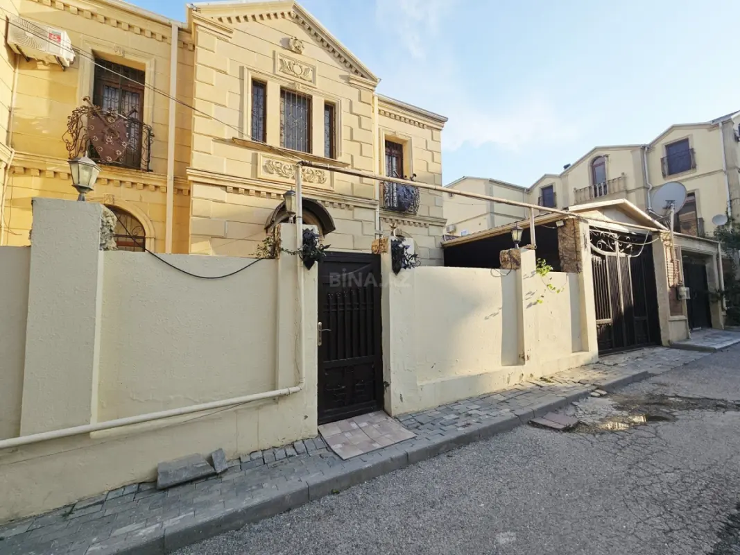Satılır 4 otaqlı həyət evi 130 m²