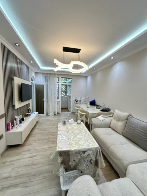 Satılır 3 otaqlı mənzil 88 m²