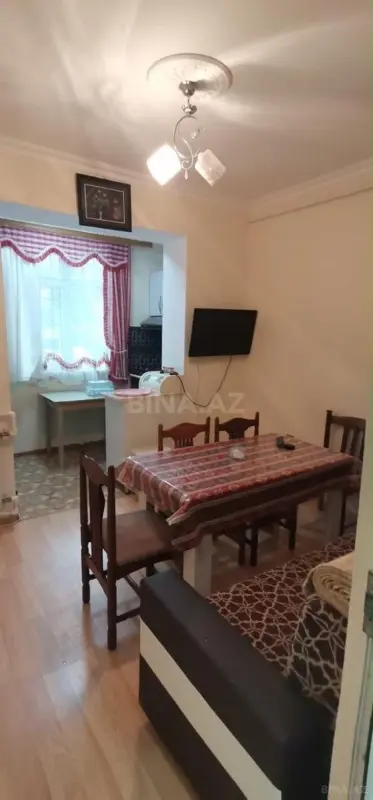 Satılır 4 otaqlı mənzil 100 m²