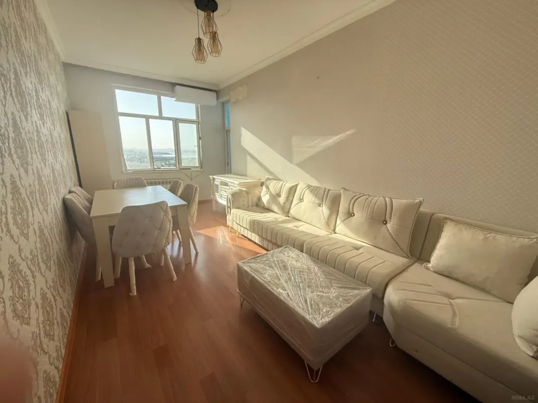 Satılır 2 otaqlı mənzil 61 m²