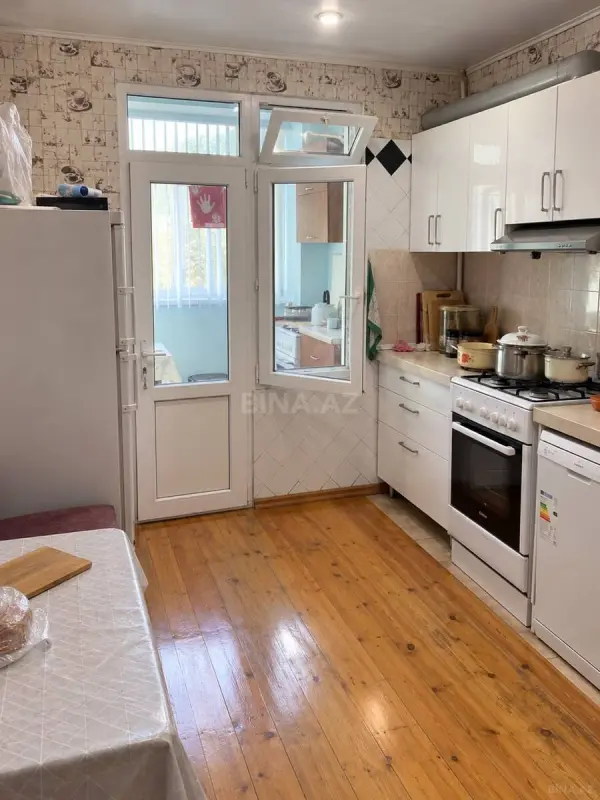 Satılır 5 otaqlı mənzil 120 m²