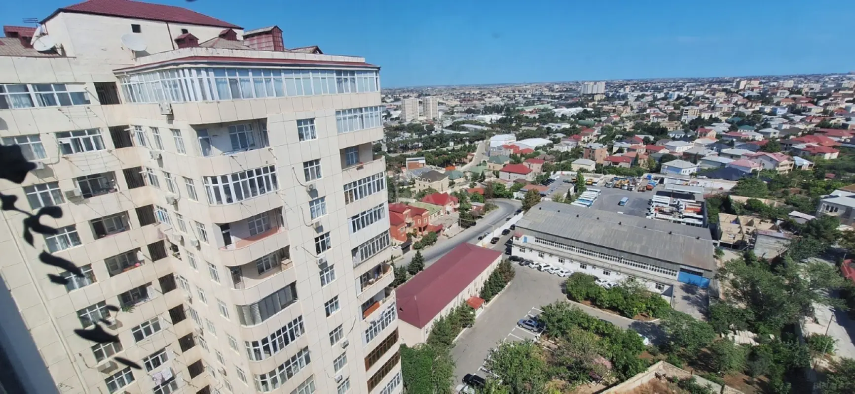 Satılır 2 otaqlı mənzil 92 m²