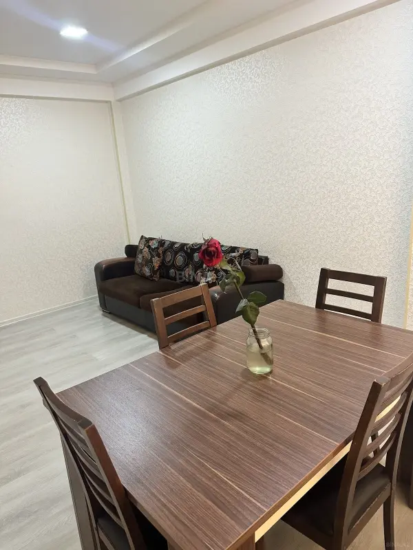Kirayə verilir 2 otaqlı mənzil 42 m²