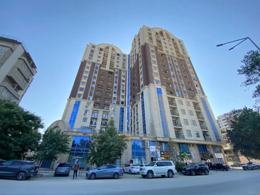 Satılır 3 otaqlı mənzil 149 m²