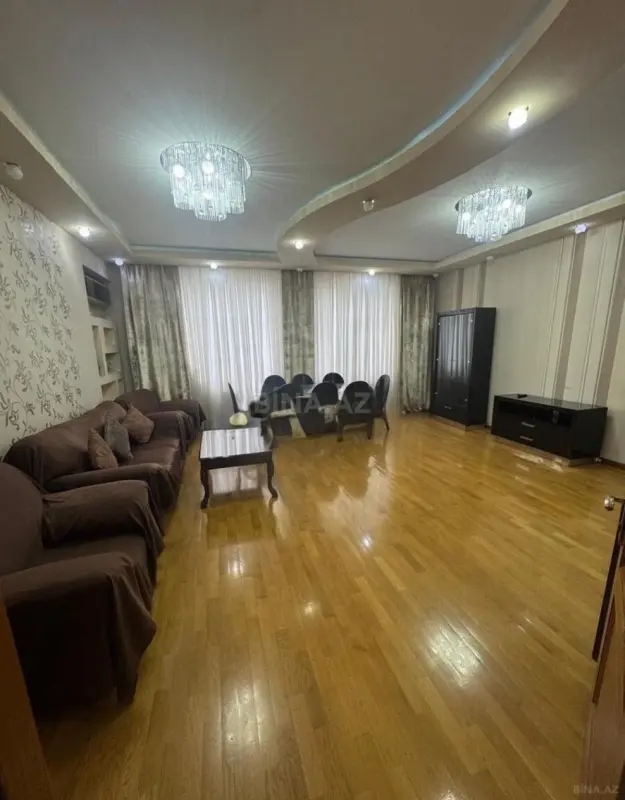 Kirayə verilir 3 otaqlı mənzil 131 m²