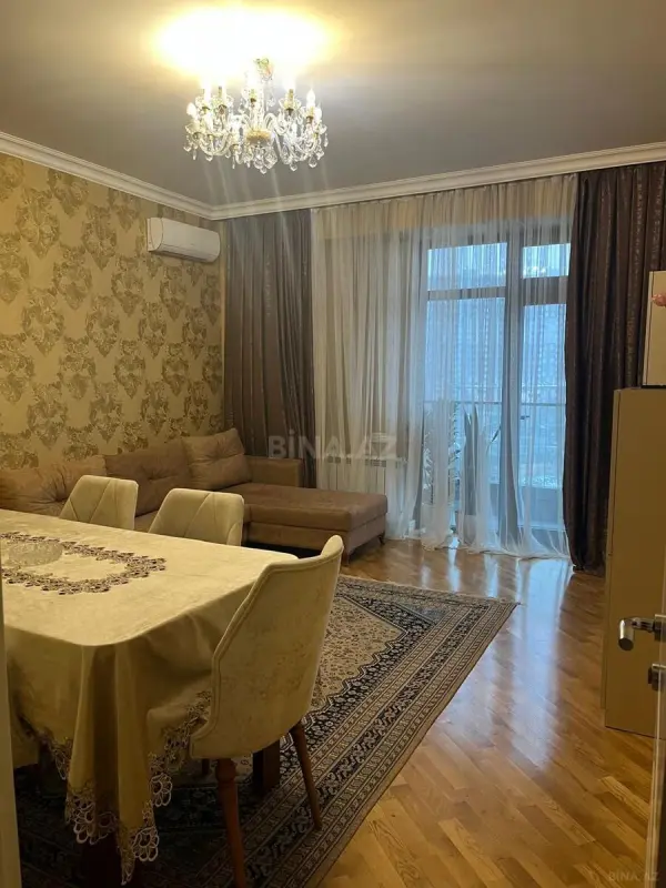 Satılır 2 otaqlı mənzil 106 m²