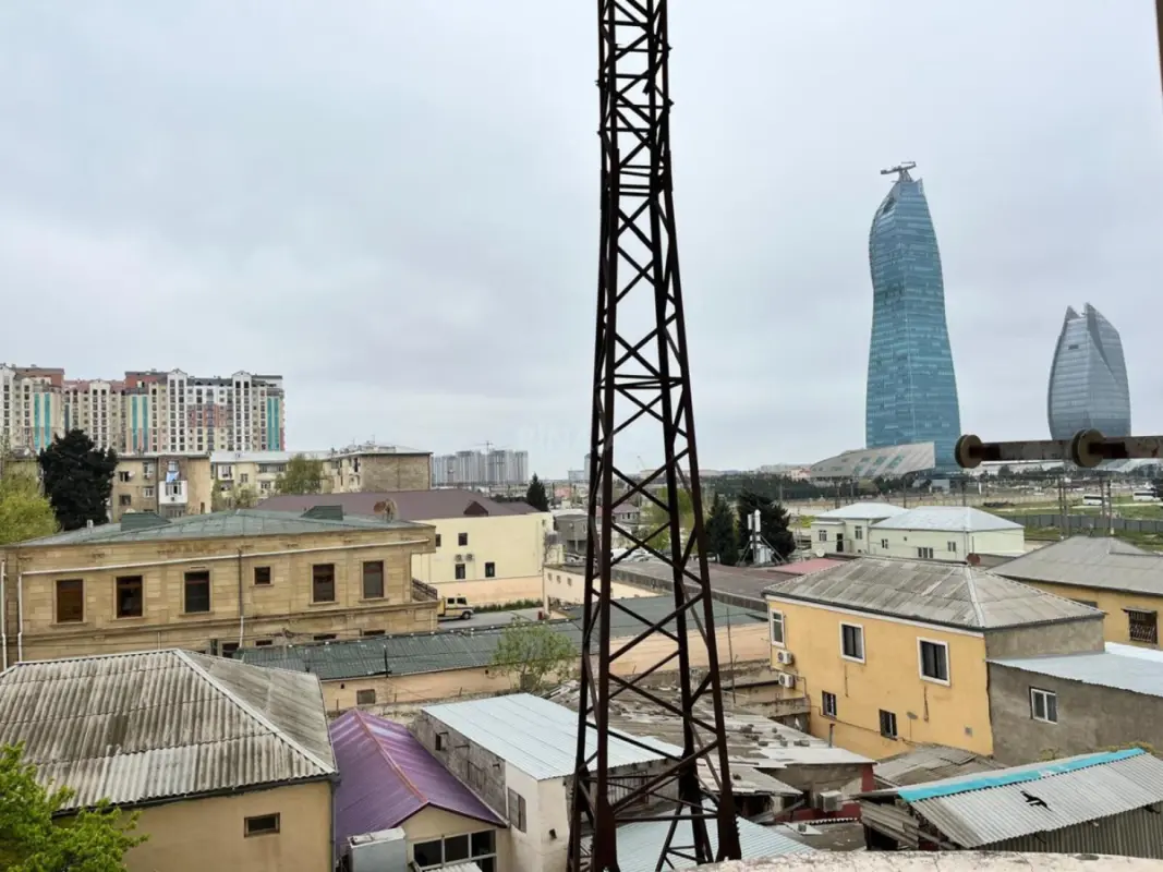 Satılır 2 otaqlı mənzil 73 m²