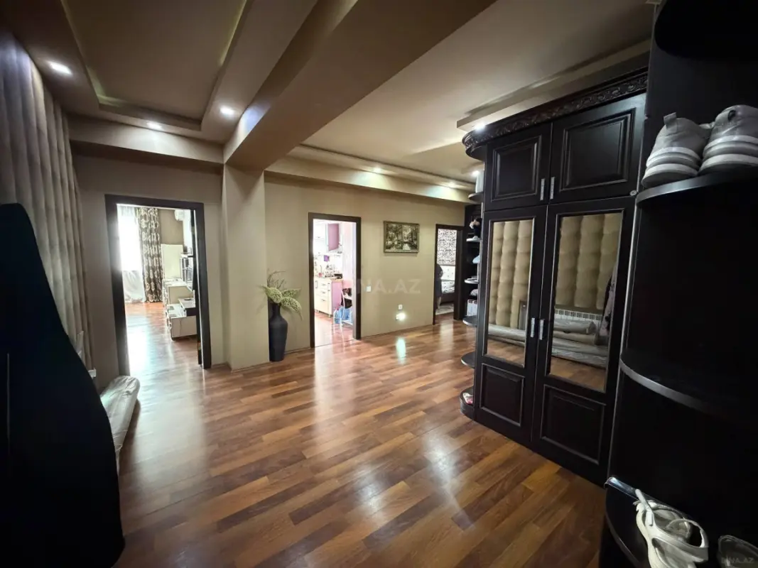 Satılır 2 otaqlı mənzil 100 m²