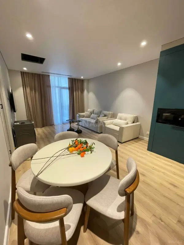 Kirayə verilir 2 otaqlı mənzil 100 m²