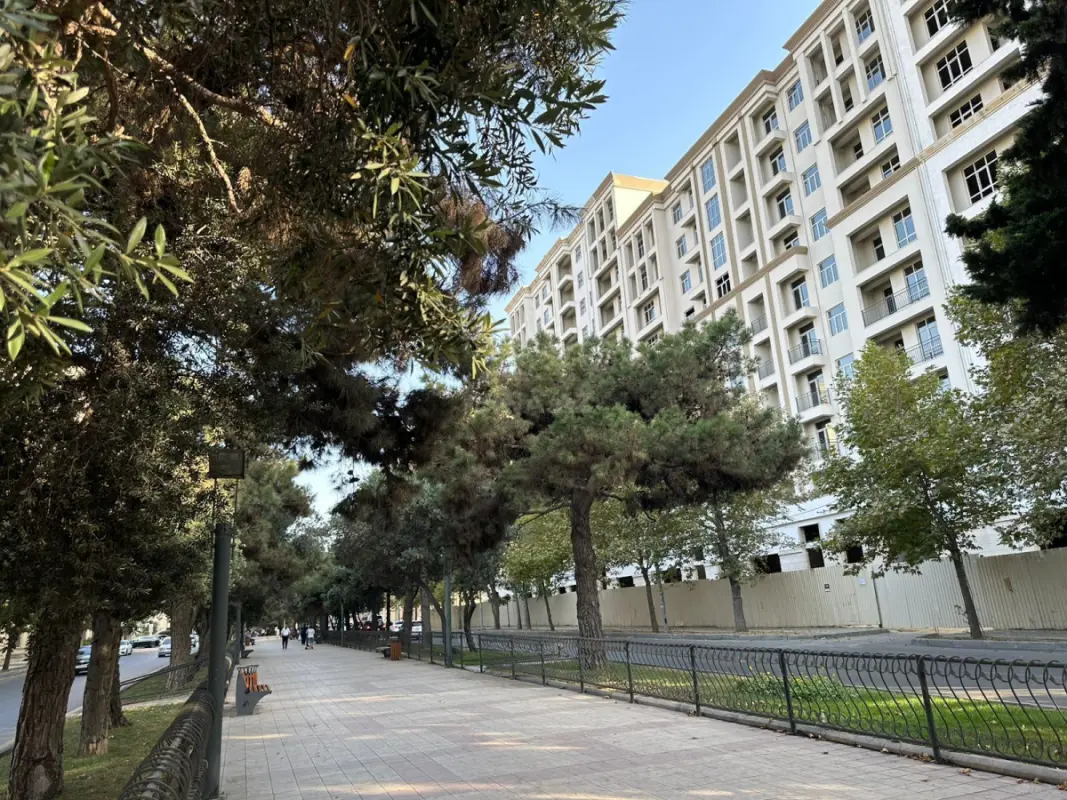 Satılır 2 otaqlı mənzil 74.4 m²