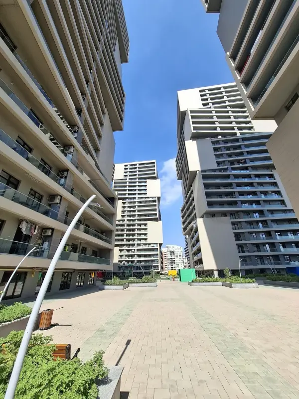Satılır 3 otaqlı mənzil 145 m²