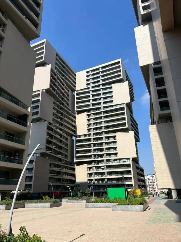 Satılır 3 otaqlı mənzil 148 m²