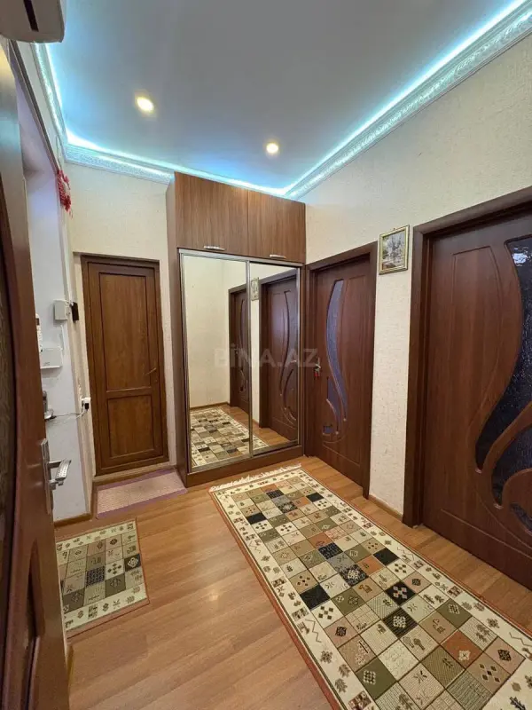 Satılır 2 otaqlı mənzil 70 m²