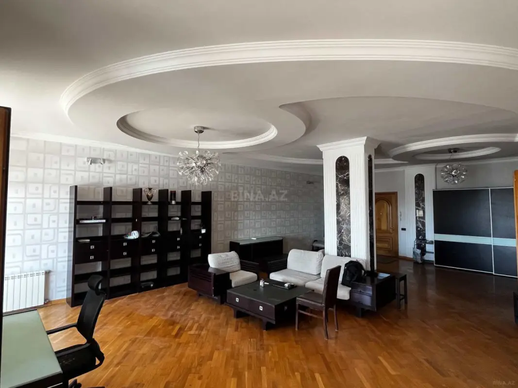 Kirayə verilir 4 otaqlı mənzil 210 m²