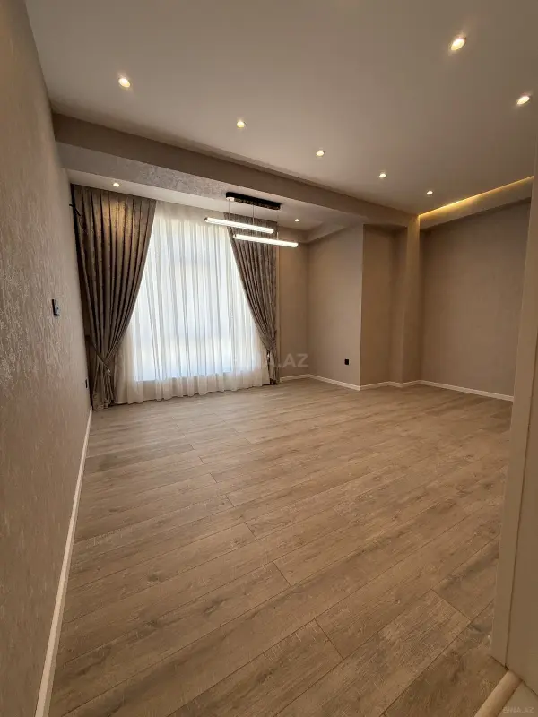 Satılır 2 otaqlı mənzil 79 m²