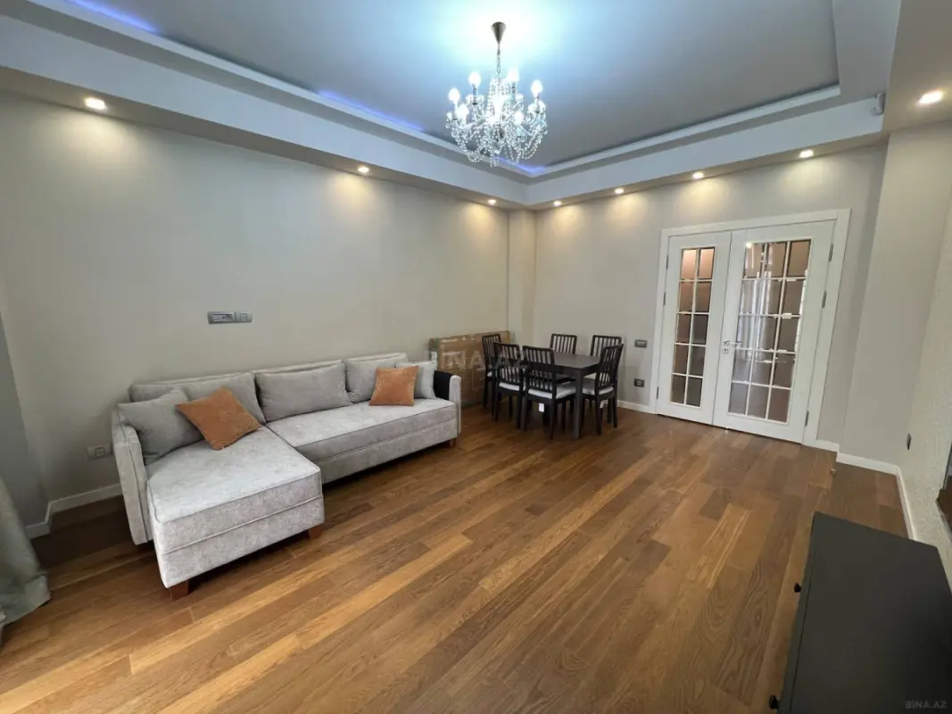 Kirayə verilir 4 otaqlı mənzil 150 m²