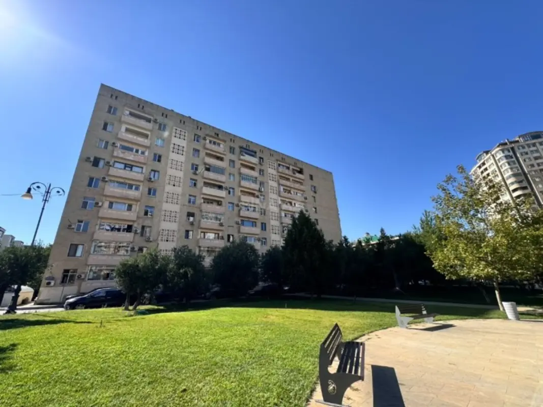 Satılır 3 otaqlı mənzil 95 m²