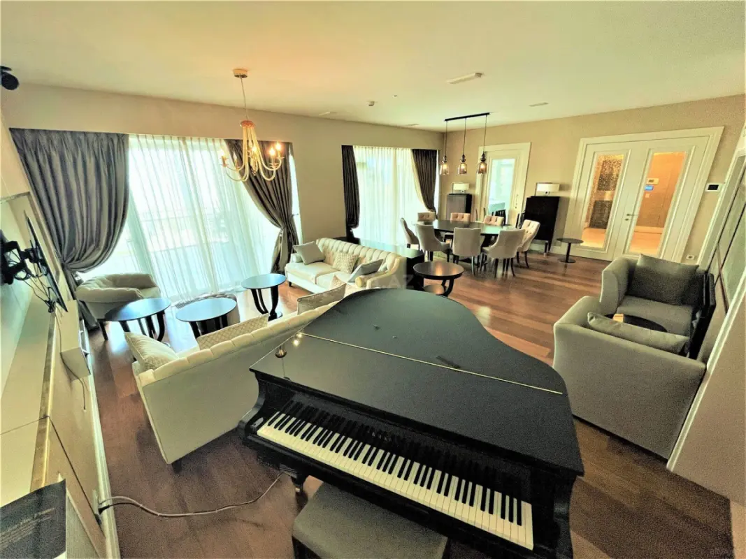 Kirayə verilir 4 otaqlı mənzil 325 m²