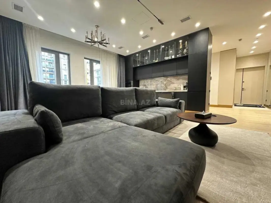 Kirayə verilir 2 otaqlı mənzil 75 m²