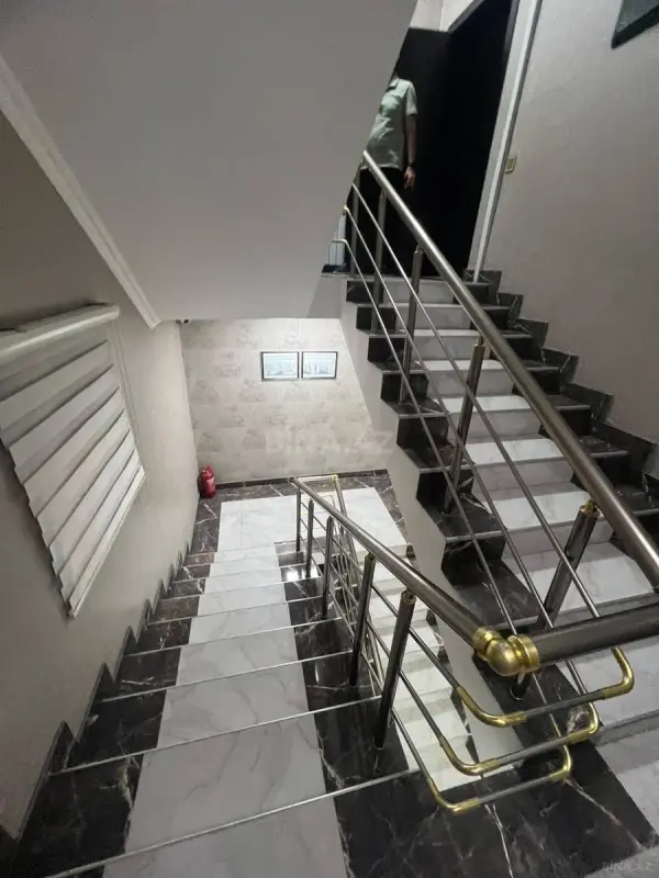 Satılır obyekt 1100 m²