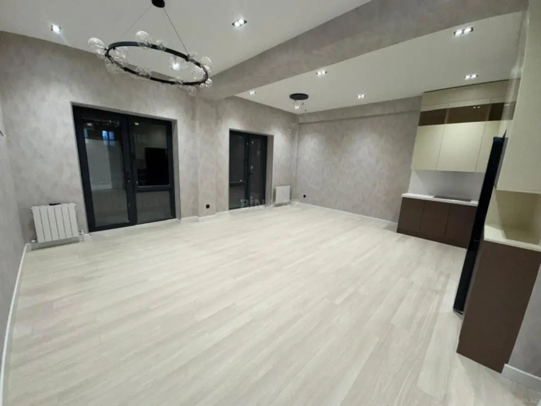 Kirayə verilir 4 otaqlı ofis 140 m²