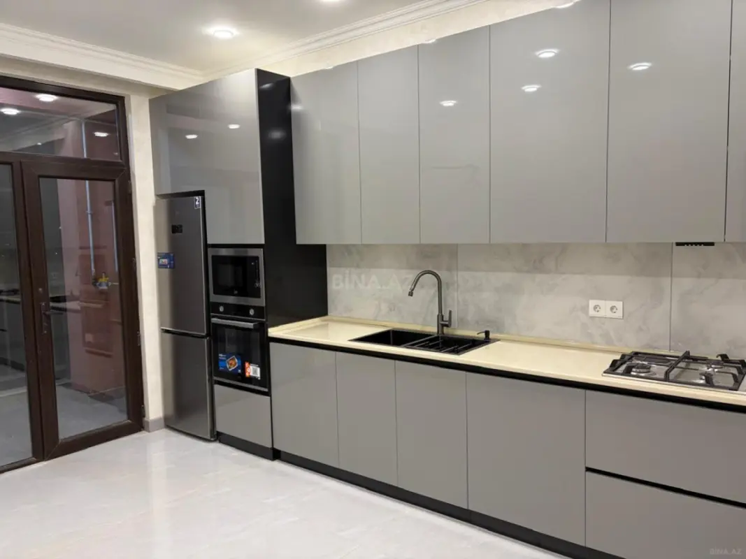 Kirayə verilir 2 otaqlı mənzil 77 m²