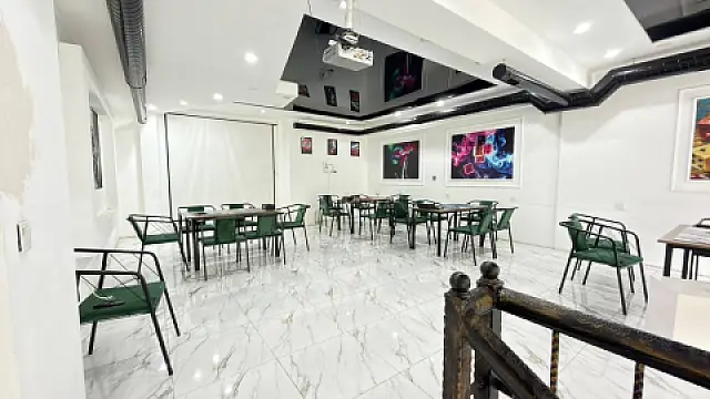 Kirayə verilir obyekt 180 m² — Bakı 180.00 m²